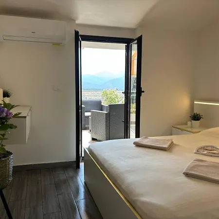 Apartment With Sea Views