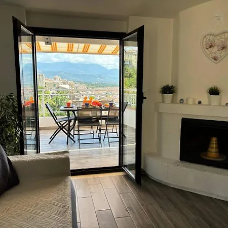 With Sea Views Apartment Scalea